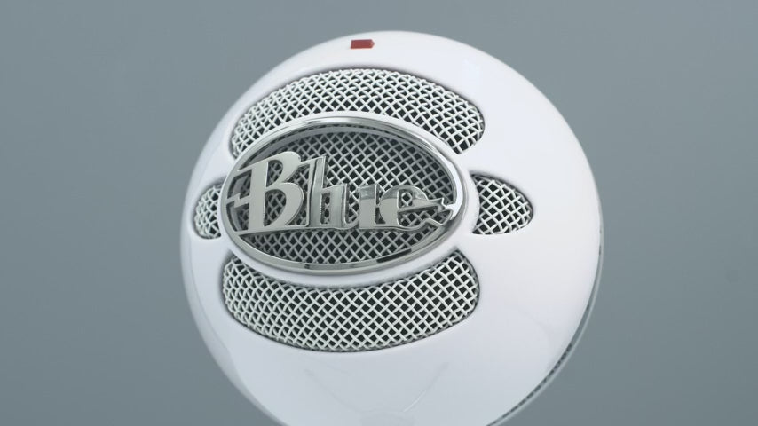 USB microphone with cardioid pickup pattern, perfect for streaming, podcasting, and high-quality online communication.