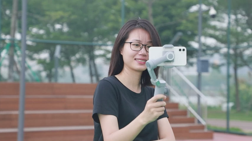 AOCHUAN Smart XPro 3-Axis Smartphone Gimbal Stabilizer with LED Light - OLED Screen
